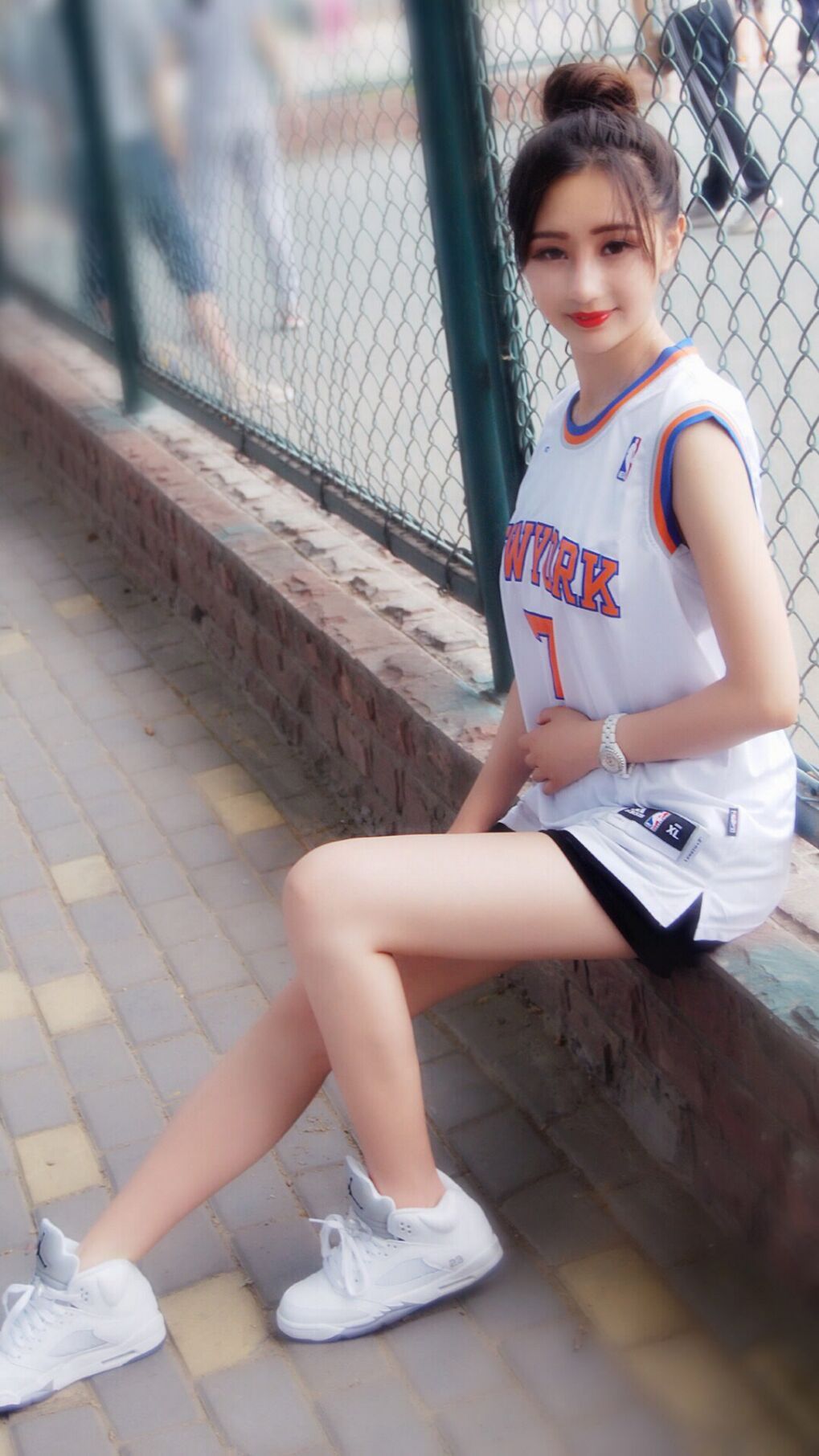 伊朗队前锋苏亚雷斯在巴黎奥运会上表现出色，苏亚雷斯转会巴黎