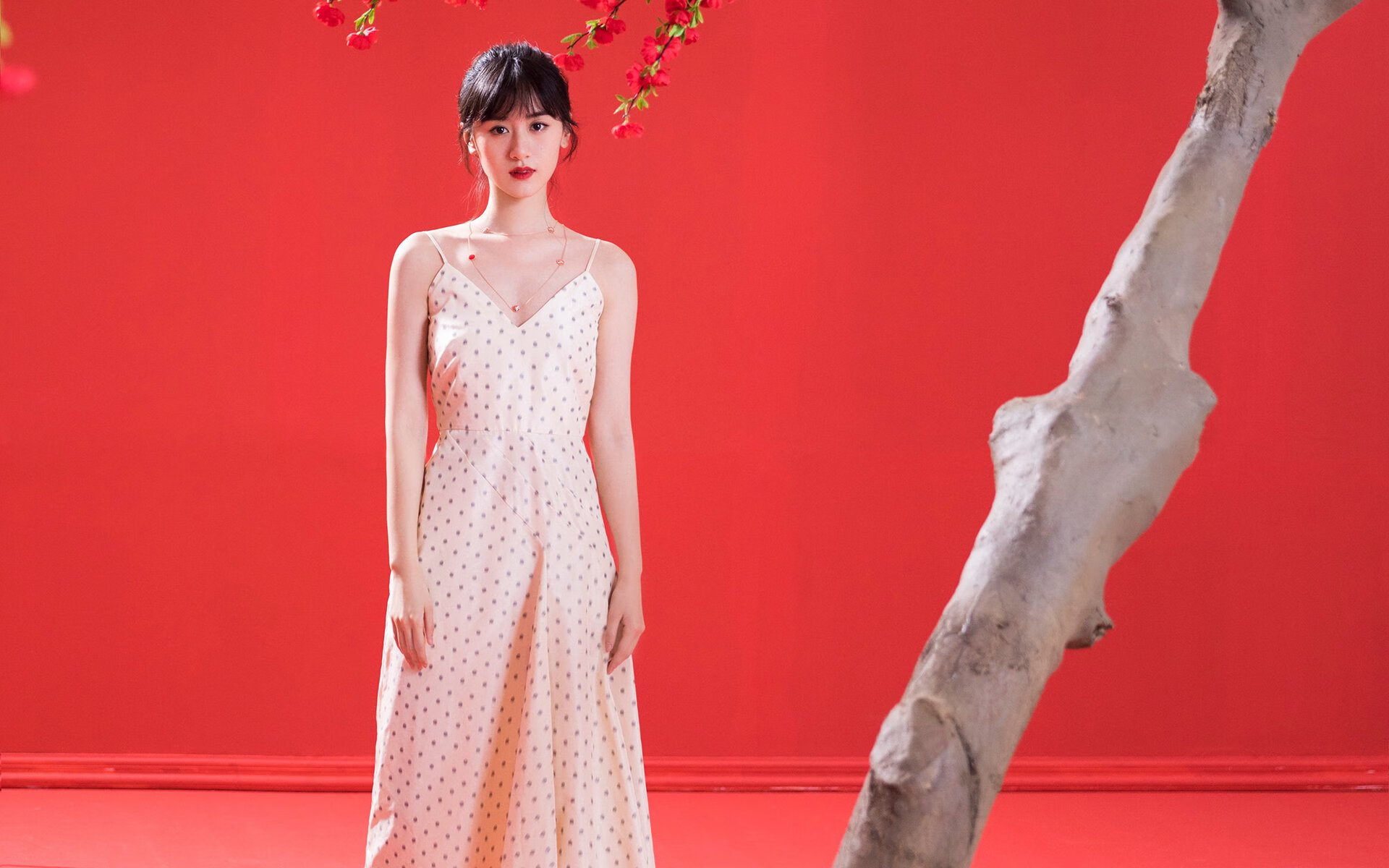 比利时马术队在2024年欧洲三项赛锦标赛中以“Team Spirit”马匹获得团体银牌,展现强大实力。