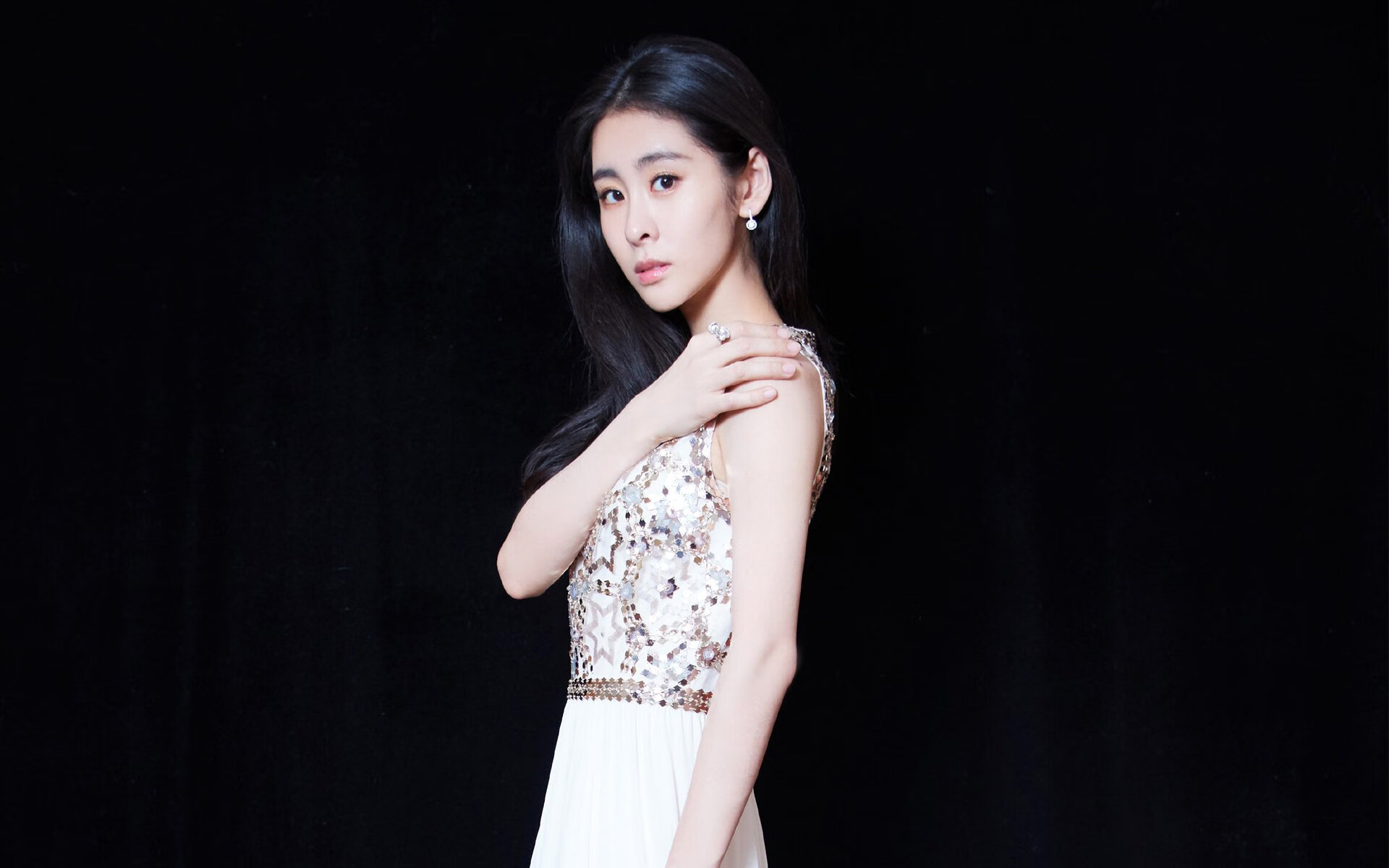 英超冲刺阶段，精彩进球和关键扑救引爆全场，英超进球视频